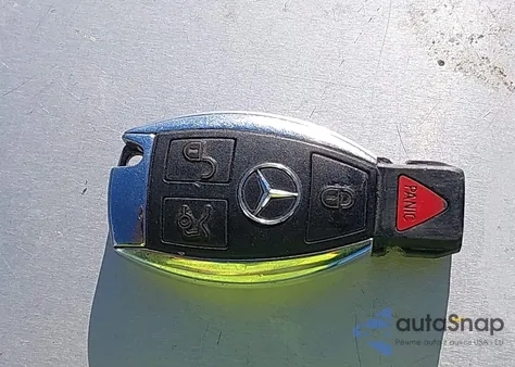 2011 Mercedes-Benz E 350 z USA, uszkodzony, nr VIN WDDKJ5GB7BF081305